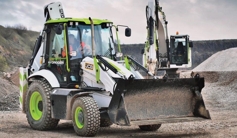 Prototype de chargeuse-pelleteuse 3CX à combustion d'hydrogène de JCB